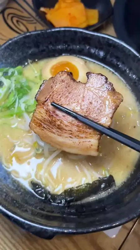 돈코츠 라멘 근접 촬영