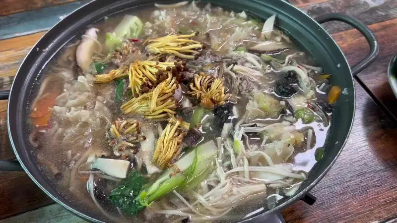 푸짐한 버섯전골