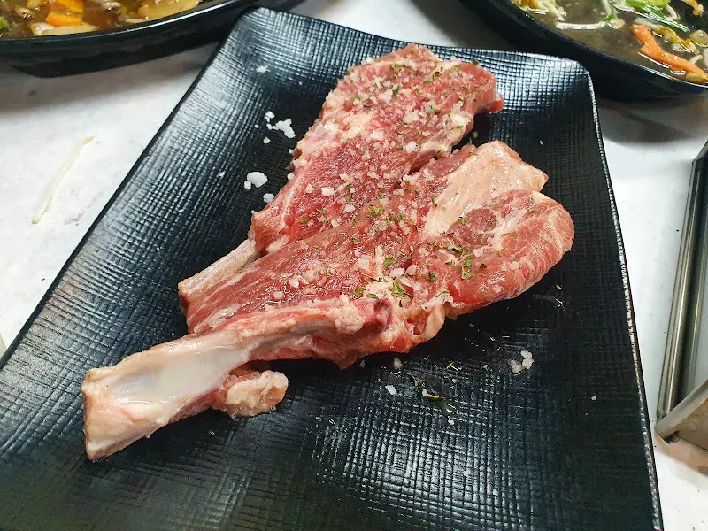 두툼한 고급 양갈비