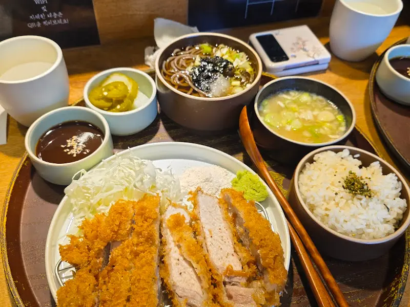 상 로스카츠 정식 한상차림