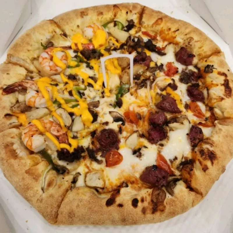 반반 피자의 환상적인 조화