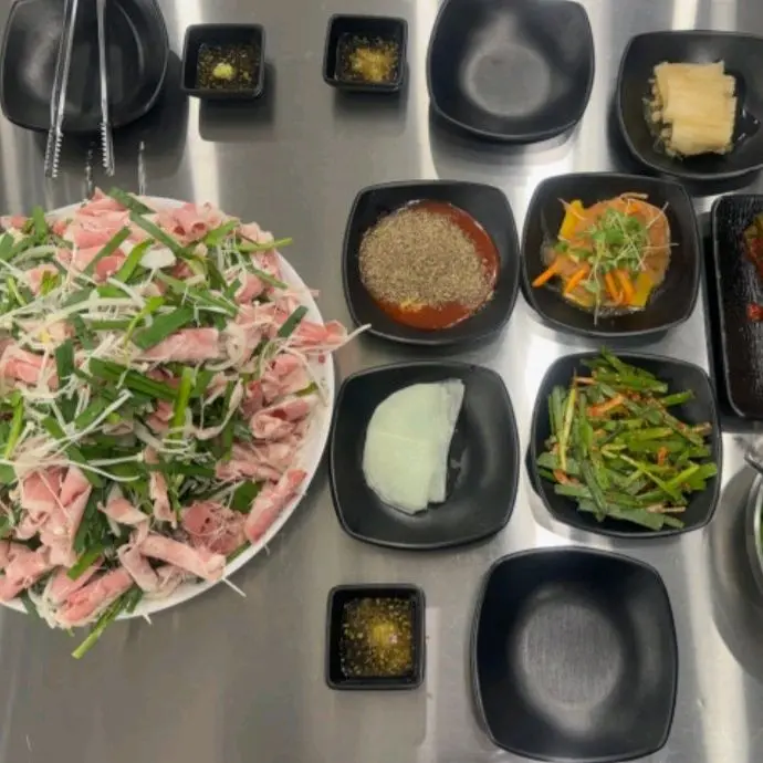 다양한 밑반찬들