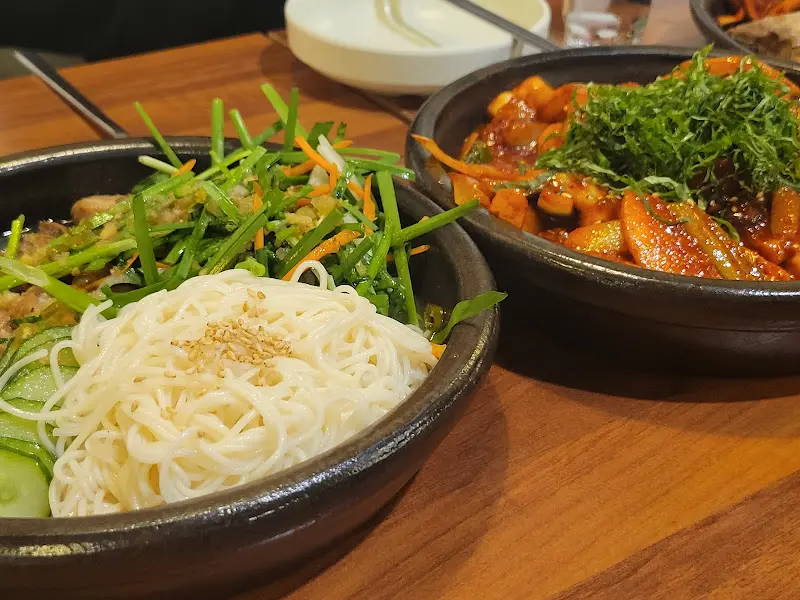 숭례도담 낙지볶음과 소면