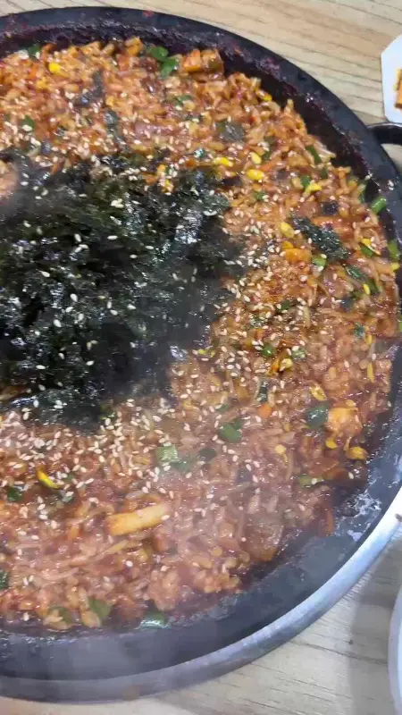 꼼장어와 볶음밥의 환상적인 만남