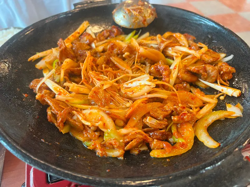 윤기가 흐르는 제육볶음