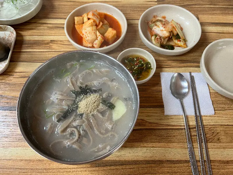 시골냉면의 메밀칼국수