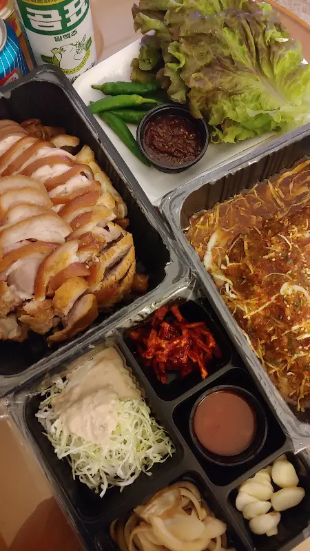 푸짐한 족발 한 상