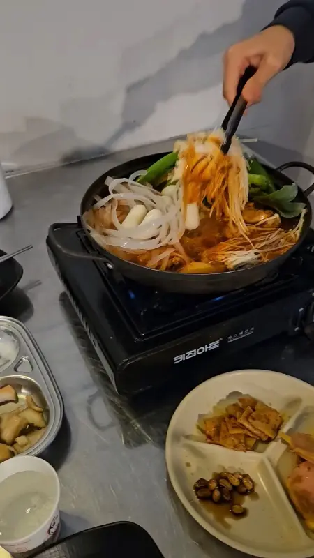 전골 요리 영상 썸네일