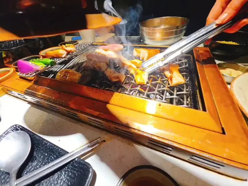 영동그집 직원분이 직접 구워주는 돼지가리비