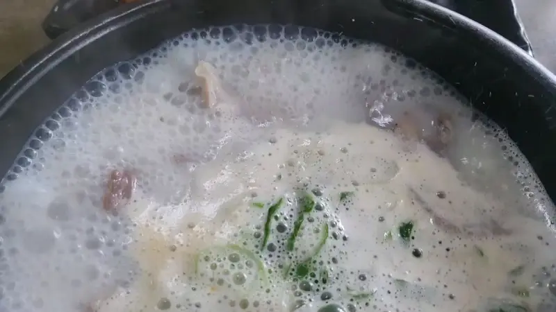 뽀얀 순대국물이 인상적인 영상 썸네일