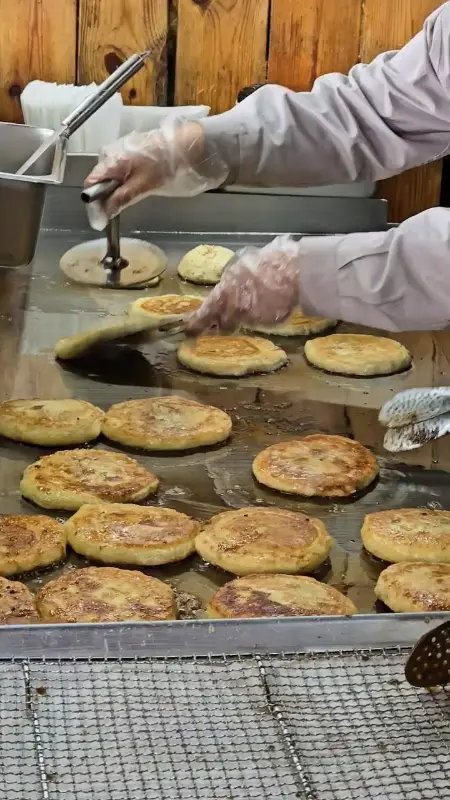 호떡이 구워지는 모습