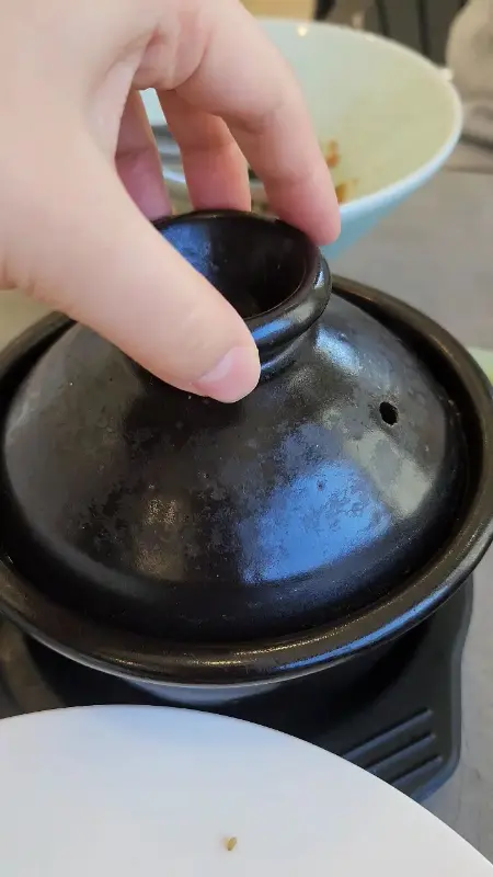 따뜻하게 끓여져 나온 된장찌개