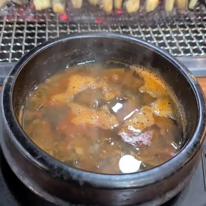 깊고 진한 맛의 장어탕