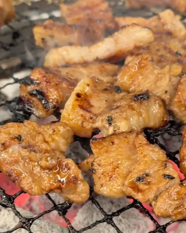 숯불 위에서 익어가는 안동갈비