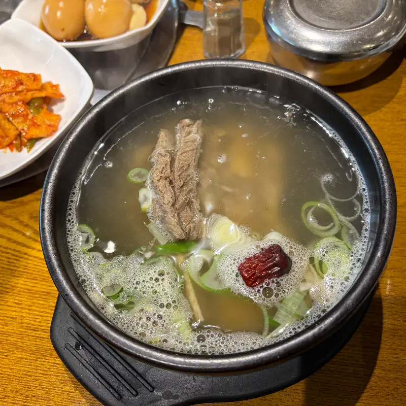 고기가 듬뿍 들어간 갈비탕