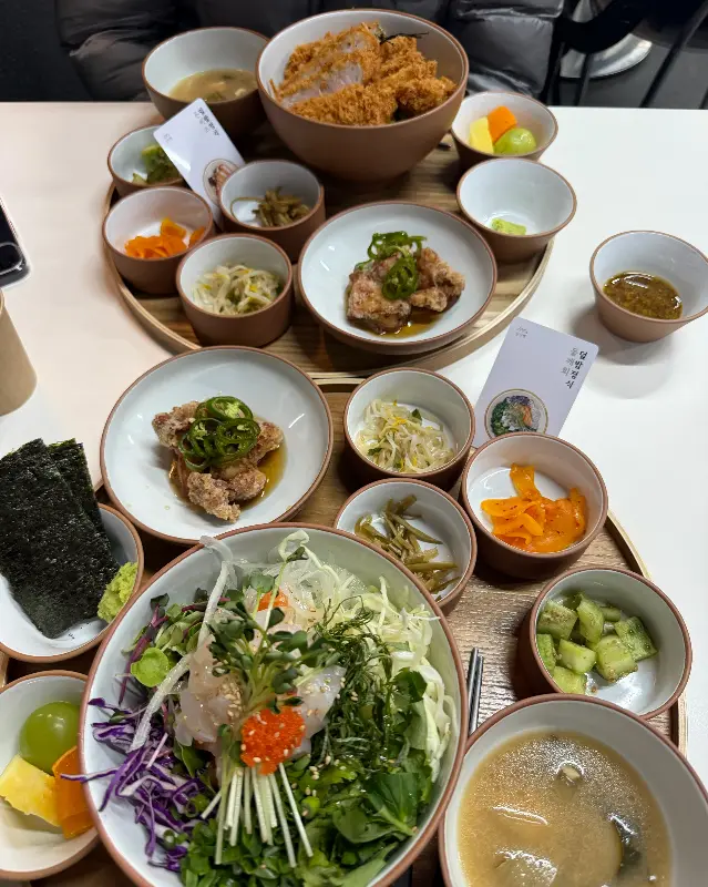 깔끔하고 정갈한 한 상 차림