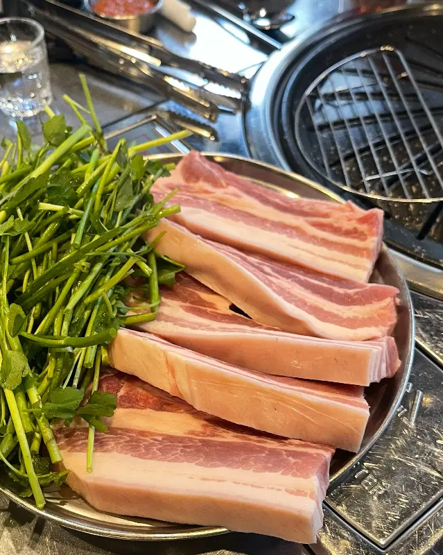 탐라돗 오겹살과 미나리