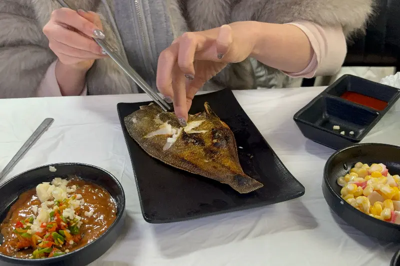 노릇노릇하게 구워진 가자미구이