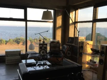 성산일출봉 품은 추억 한 잔, 제주 LP 음악 맛집 월간레코드에서의 시간 여행