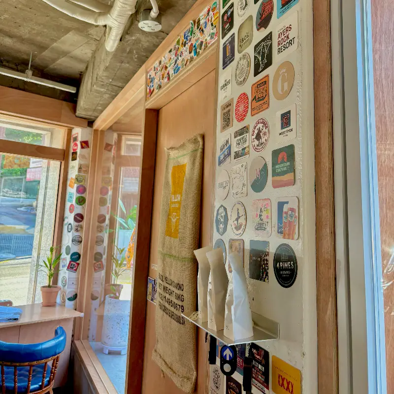 테이블 위에 놓인 브런치