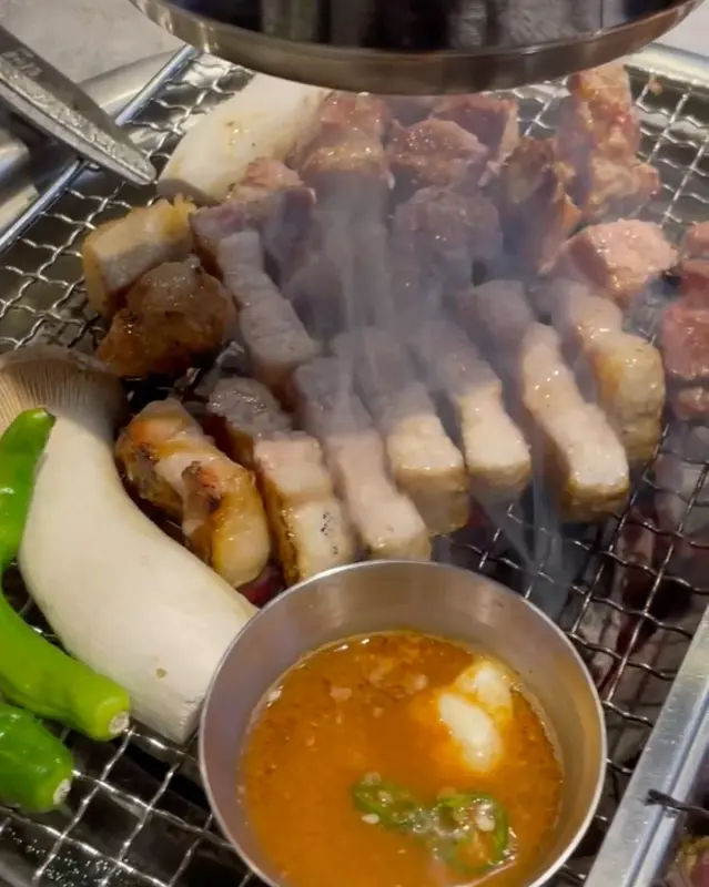 육담 퇴계점 숯불 삼겹살과 멜젓