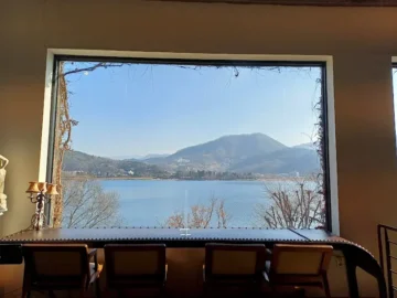 숨멎는 북한강 뷰에 넋 놓고 커피 한 잔, 남양주 대너리스에서 힐링 맛집 경험!