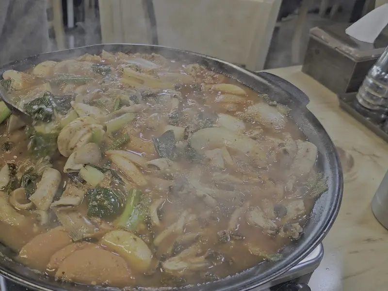 보글보글 끓고 있는 곱창전골