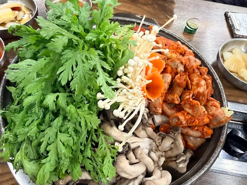 곱창전골의 화려한 비주얼