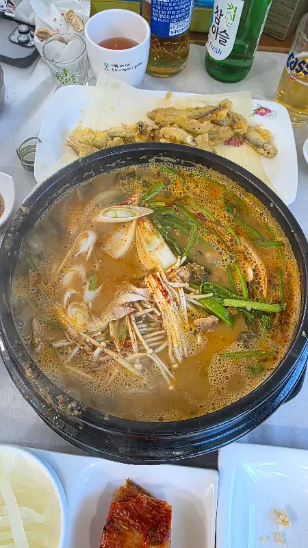 참게 매운탕과 빙어튀김