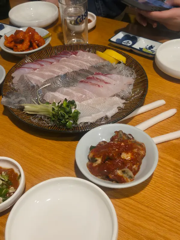 대방어 모듬회 한 상 차림