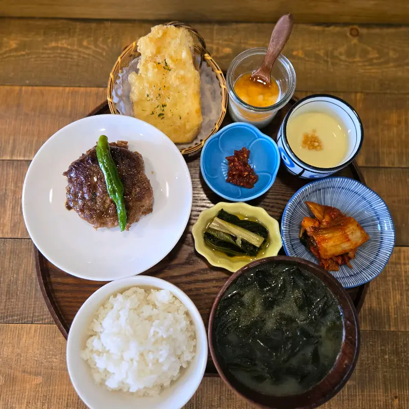 작은 부엌에서 맛보는 행복한 식사!