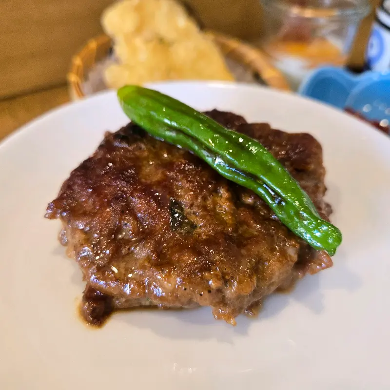 꽈리고추의 매콤함이 떡갈비의 느끼함을 잡아준다!