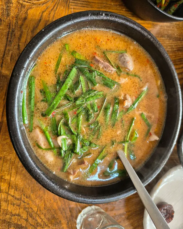 보기만 해도 속이 풀리는 듯한 내장탕