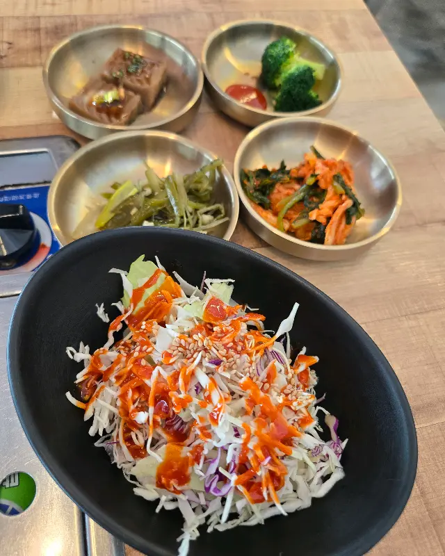 호낙원의 정갈한 밑반찬 세팅