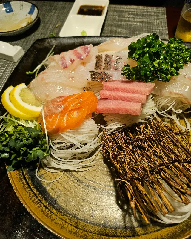 다채로운 사시미 한 상