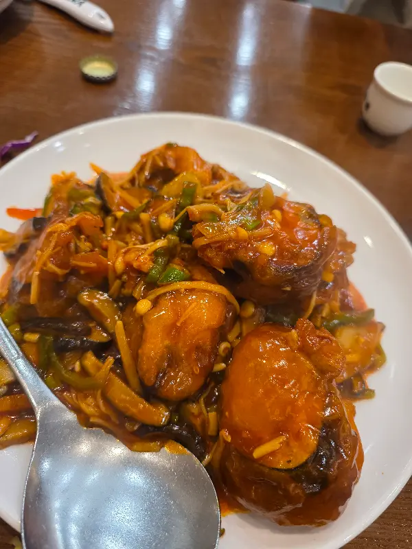 윤기가 흐르는 어향가지