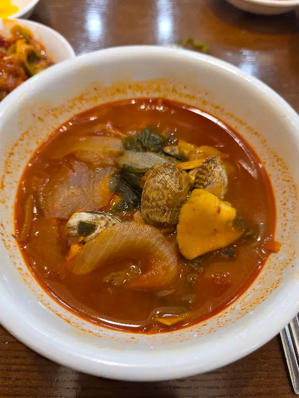 해산물이 가득한 짬뽕