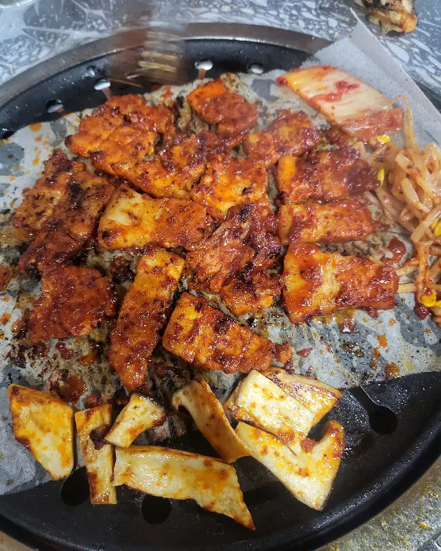 고추장 삼겹살과 구운 김치