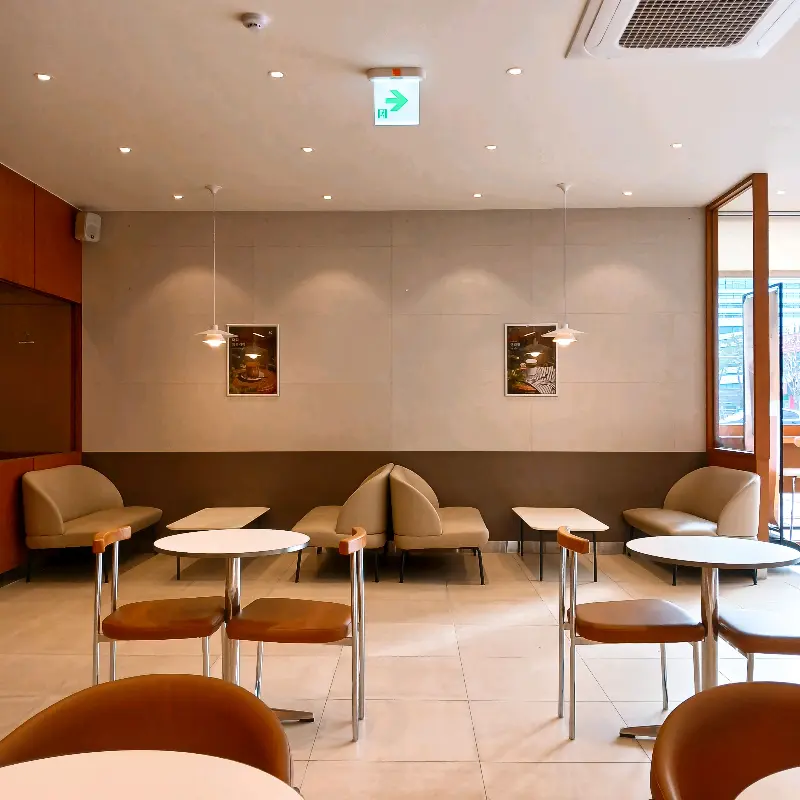 텐퍼센트 커피 해남점 내부 좌석