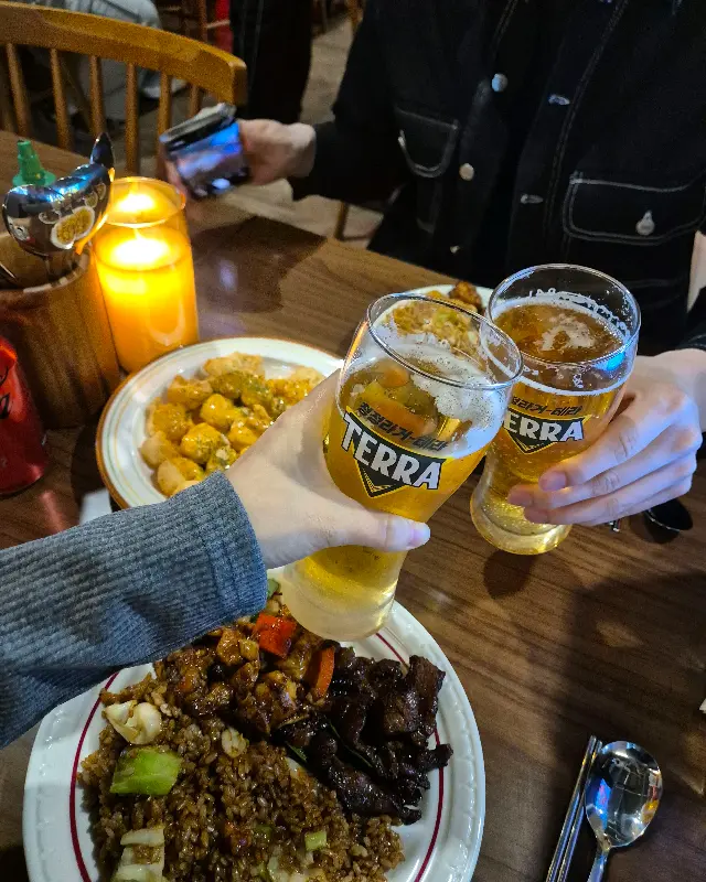 맥주와 함께 즐기는 아메리칸 차이니즈 음식