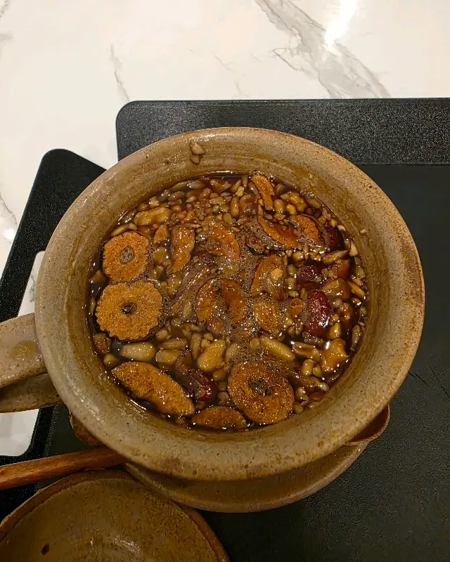 따뜻한 쌍화차 한 잔