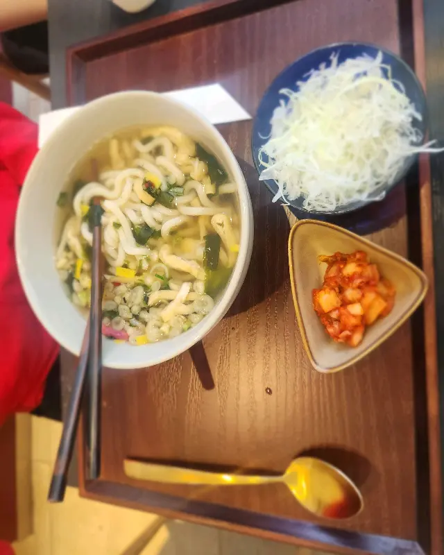 따뜻한 우동 한 그릇