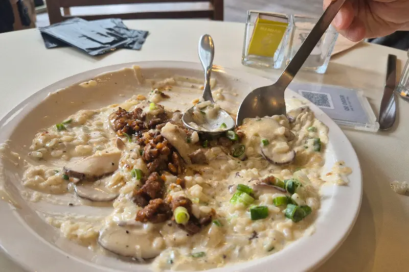 깔끔하게 비워진 접시