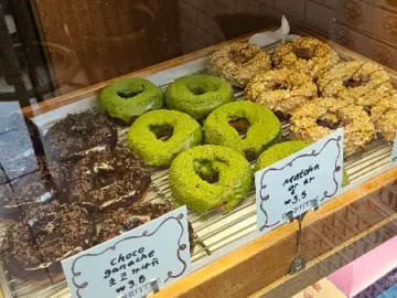 향수를 자극하는 도넛과 커피, 용인에서 만난 특별한 디저트 맛집