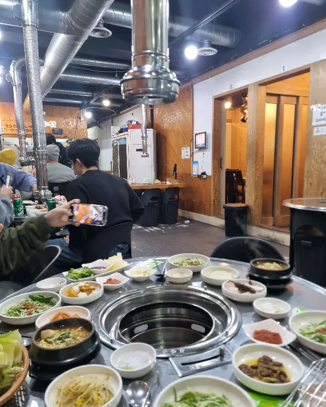 다온숯불갈비 내부 전경