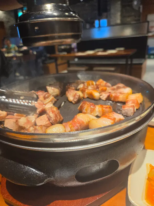 잘 구워진 삼겹살