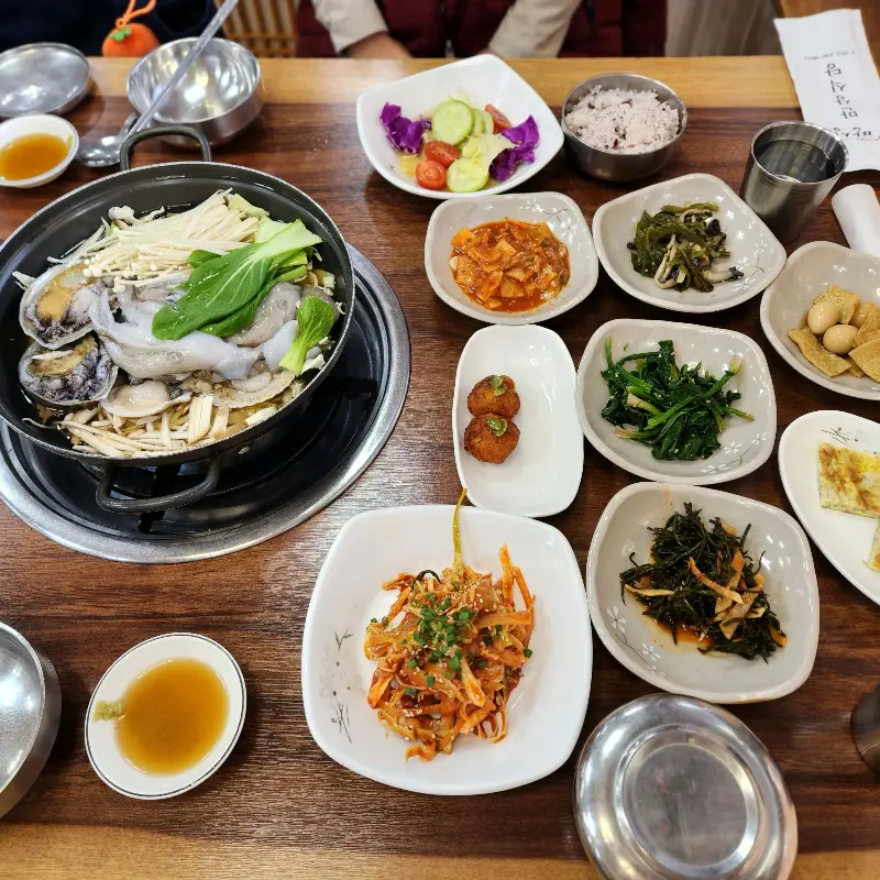 해물탕에 들어간 싱싱한 전복