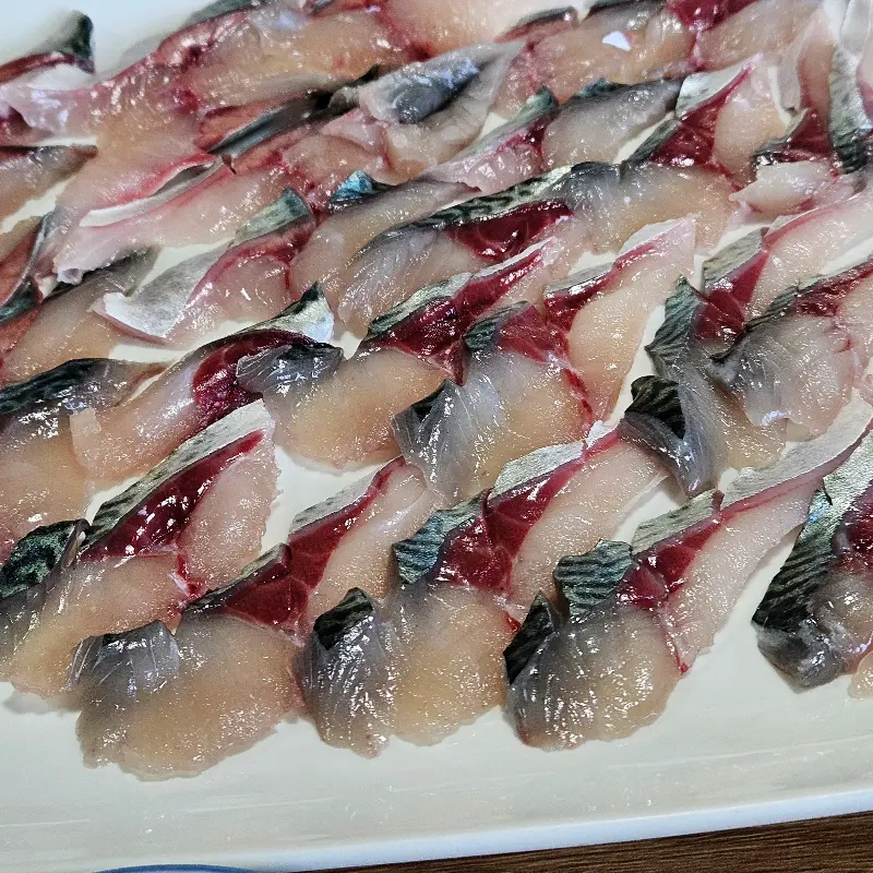 윤기 좔좔 고등어회