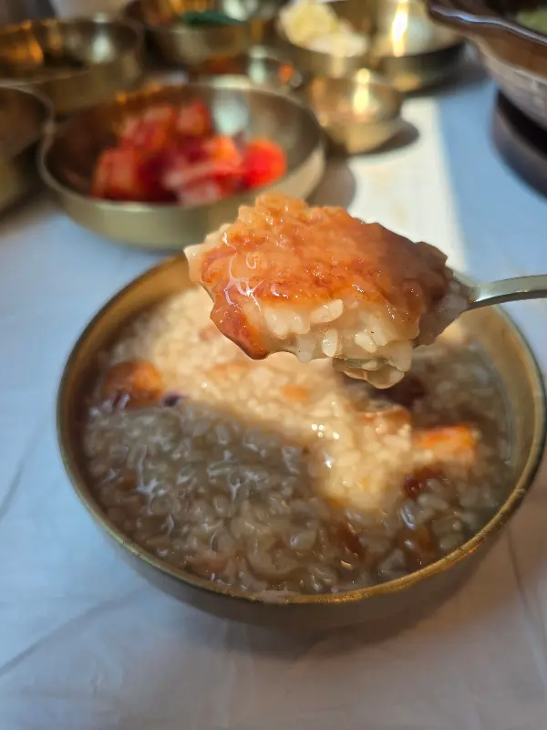 능이백숙과 인삼 막걸리