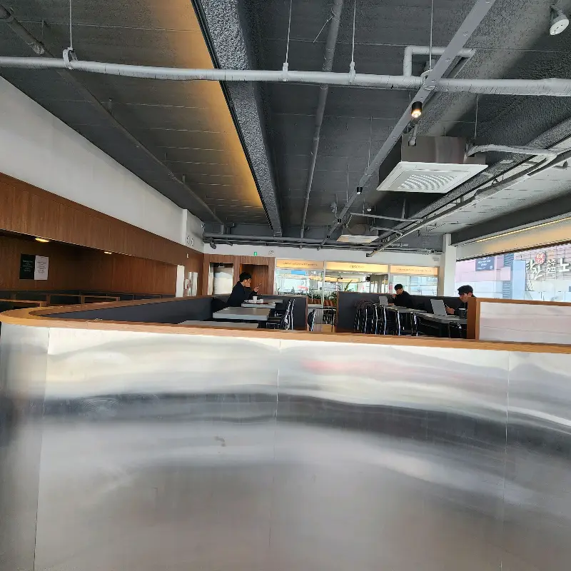 넓은 내부 공간